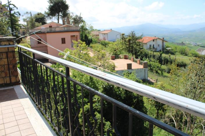 Image No.15-4 Bed Townhouse for sale