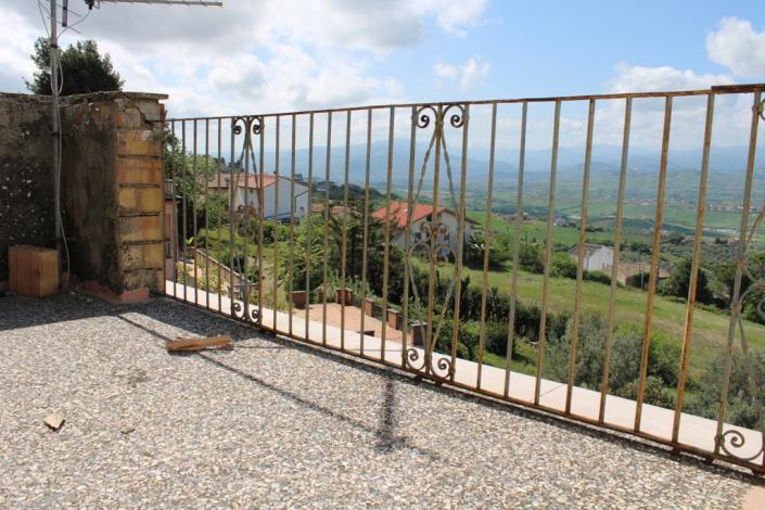 Image No.19-4 Bed Townhouse for sale