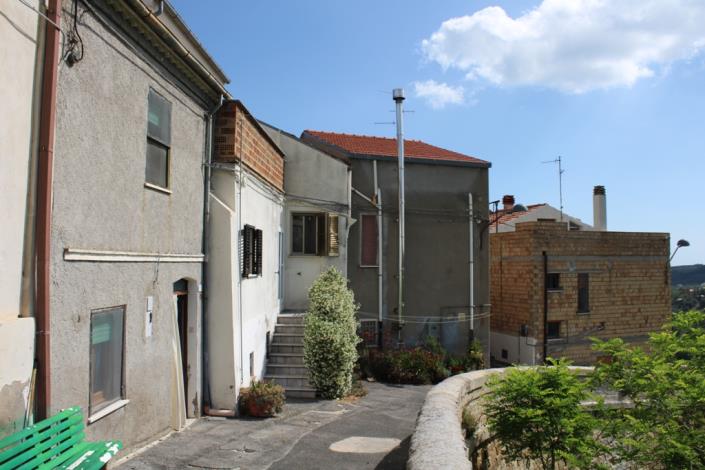 Image No.21-2 Bed Townhouse for sale