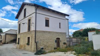 1 - Crecchio, Maison de ville