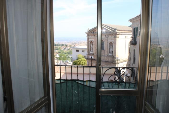 Image No.13-3 Bed Apartment for sale