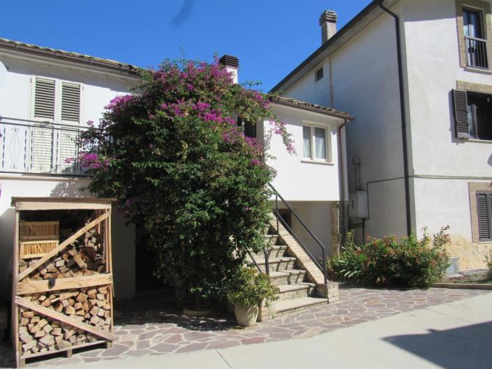 Image No.20-2 Bed Country House for sale