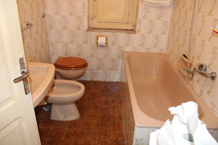 Image No.7-4 Bed Country House for sale