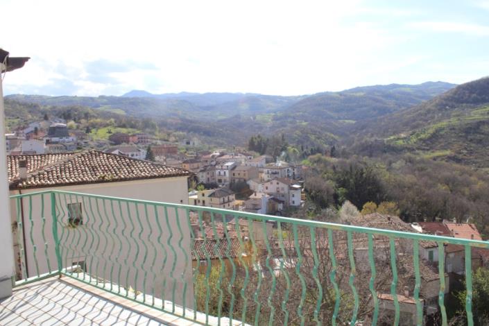 Pennadomo, Townhouse