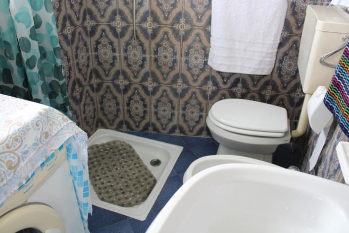 Image No.8-2 Bed Townhouse for sale