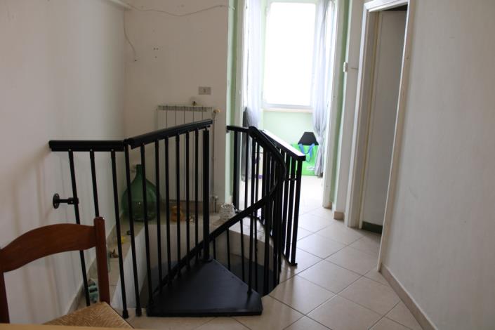 Image No.13-2 Bed Townhouse for sale