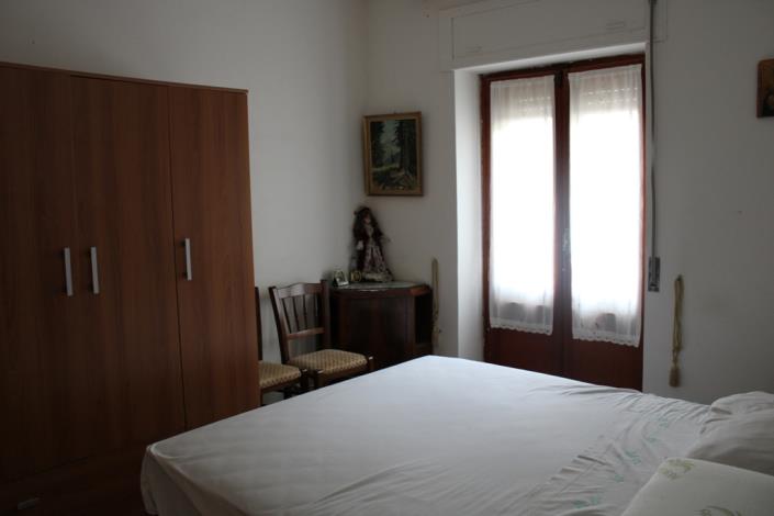 Image No.8-5 Bed Townhouse for sale