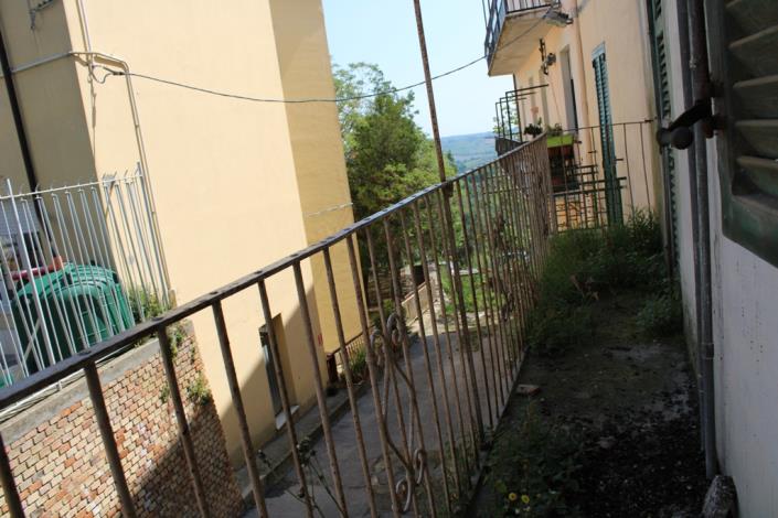 Image No.8-6 Bed Townhouse for sale