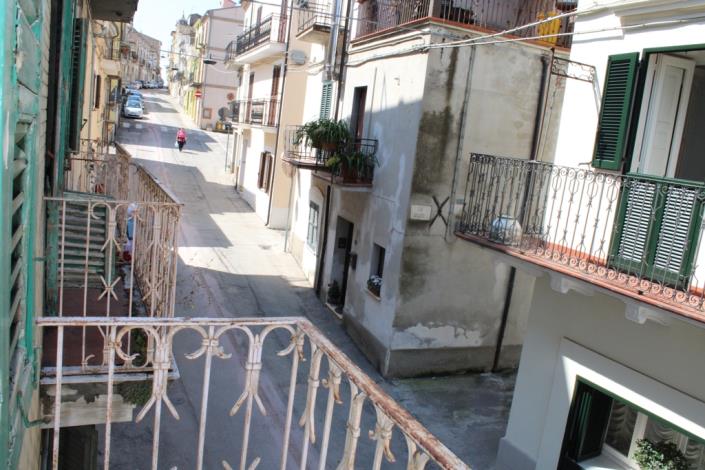 Image No.12-6 Bed Townhouse for sale