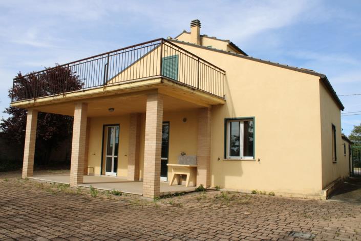 Image No.1-4 Bed Villa / Detached for sale