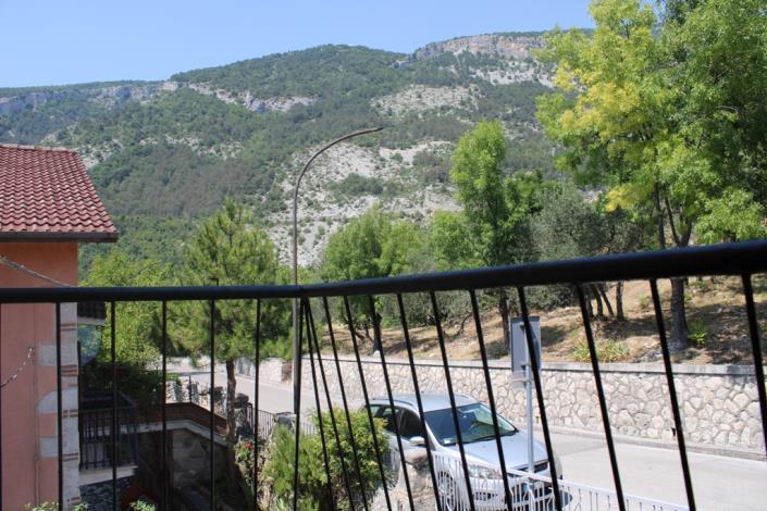 Image No.11-4 Bed Country House for sale