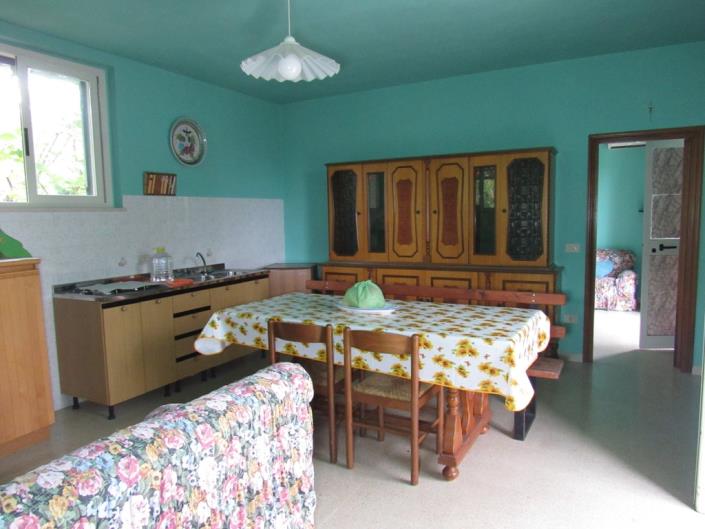 Image No.10-1 Bed Barn for sale