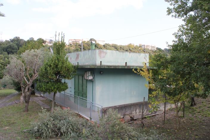 Image No.11-1 Bed Barn for sale