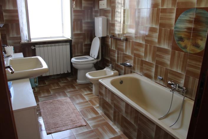 Image No.8-4 Bed Country House for sale