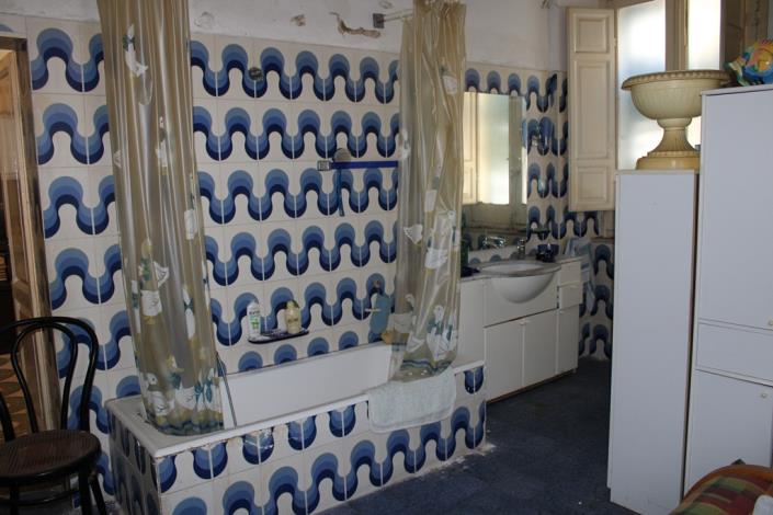 Image No.10-10 Bed House for sale