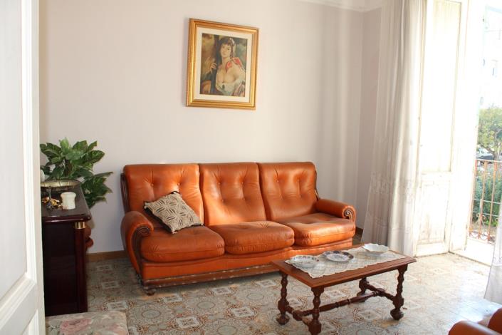 Image No.14-10 Bed House for sale