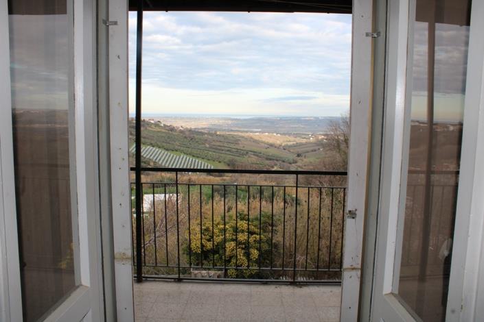 Image No.8-6 Bed Semi-Detached for sale