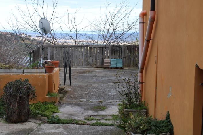 Image No.11-6 Bed Semi-Detached for sale