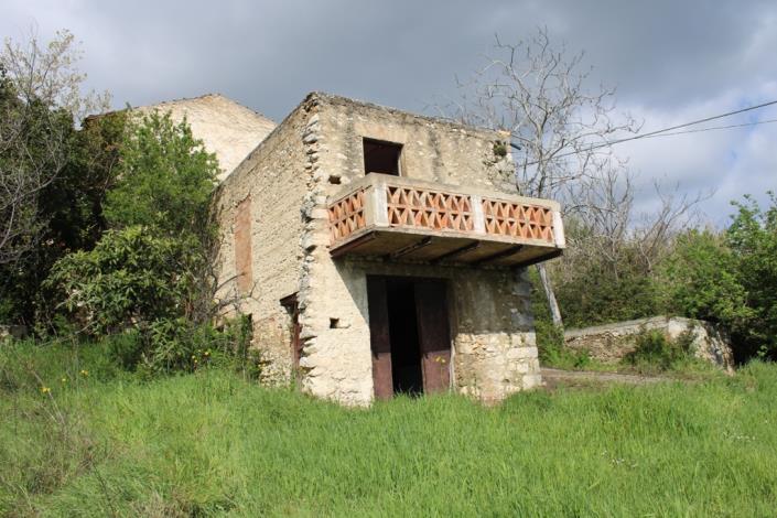 Image No.10-4 Bed Country House for sale