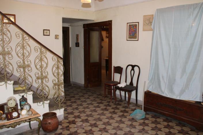 Image No.13-6 Bed Townhouse for sale