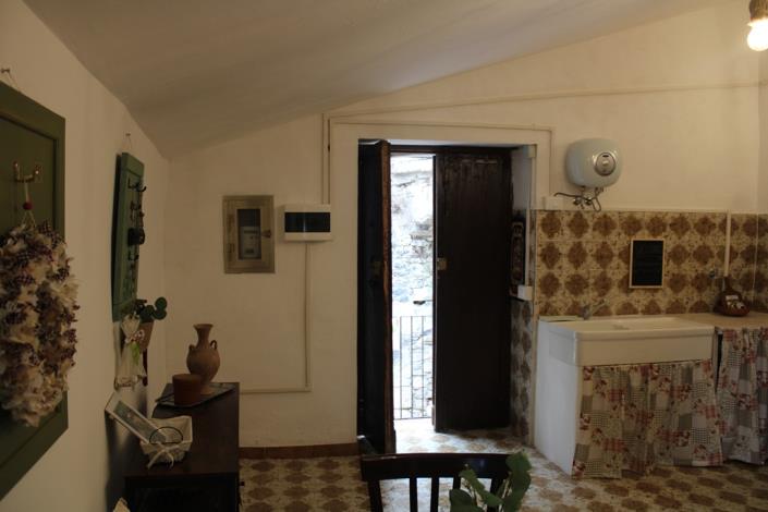 Image No.9-2 Bed Townhouse for sale