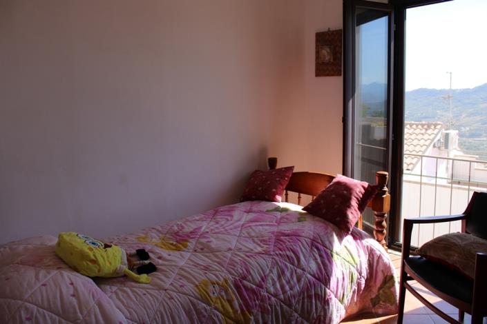 Image No.9-2 Bed Townhouse for sale