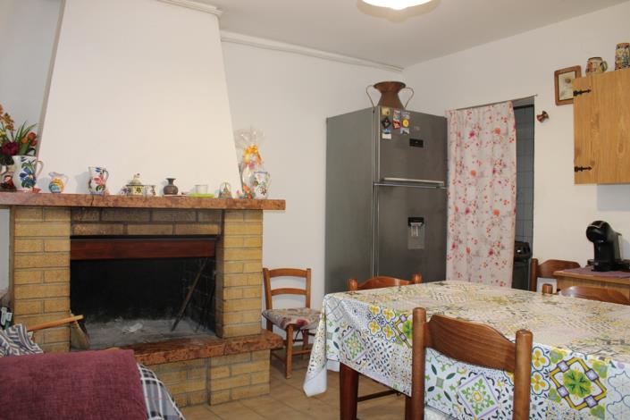 Image No.9-2 Bed Country House for sale
