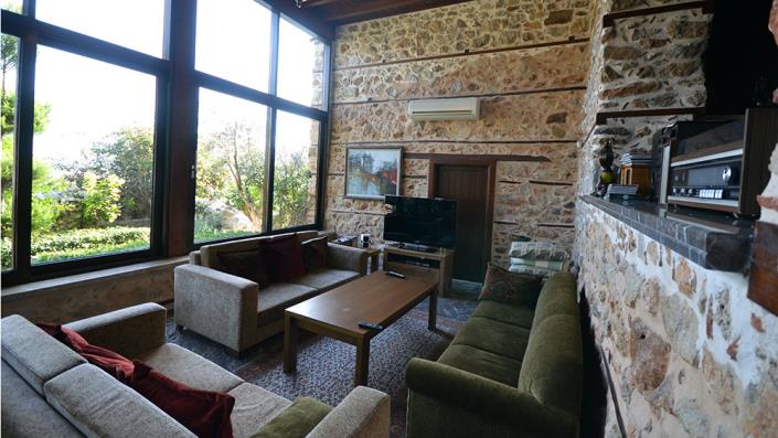 Image No.25-3 Bed Mansion for sale