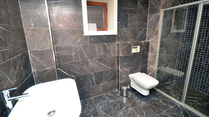 Image No.24-3 Bed Mansion for sale