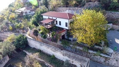 3 Bed Mansion for sale