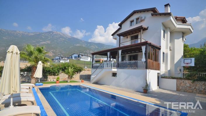 Image No.1-4 Bed Villa / Detached for sale