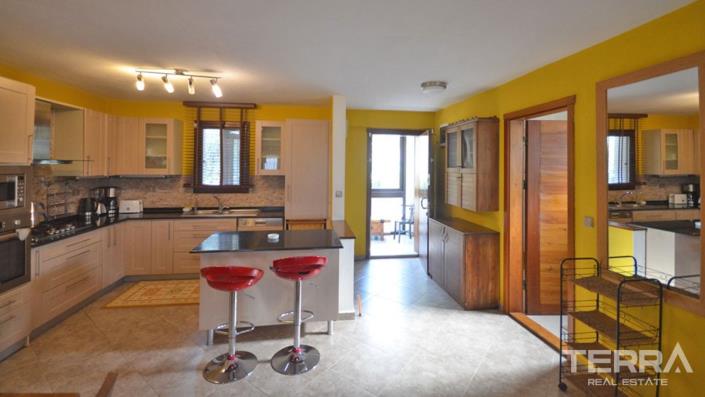 Image No.15-4 Bed Villa / Detached for sale