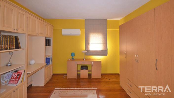 Image No.24-4 Bed Villa / Detached for sale