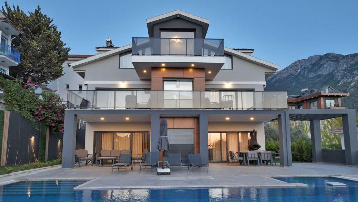 Image No.6-Villa / Détaché de 4 chambres à vendre à Hisaronu