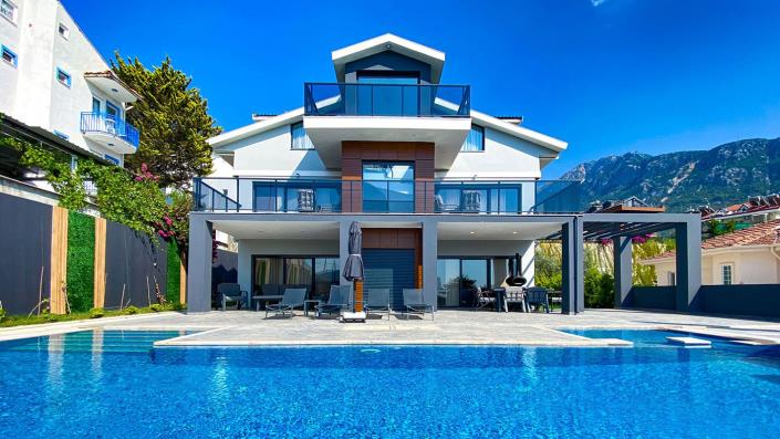 Image No.5-Villa / Détaché de 4 chambres à vendre à Hisaronu