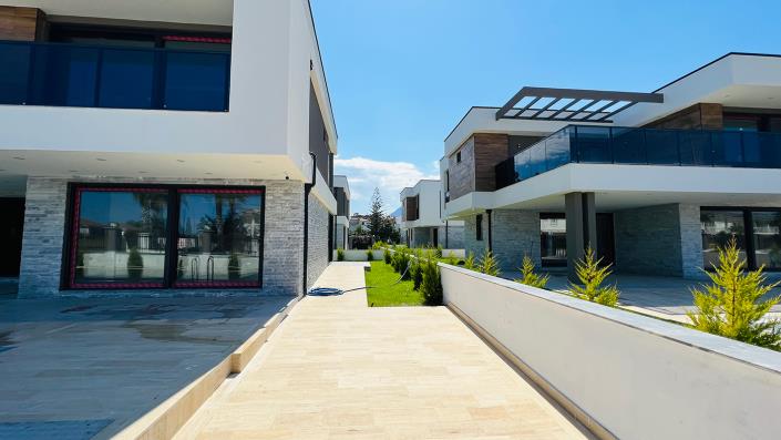 Image No.27-Villa / Détaché de 4 chambres à vendre à Çamyuva