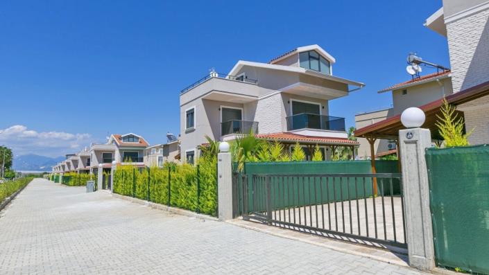 Image No.2-3 Bed Villa / Detached for sale