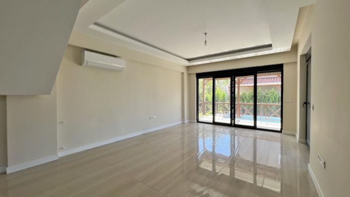 Image No.11-3 Bed Villa / Detached for sale