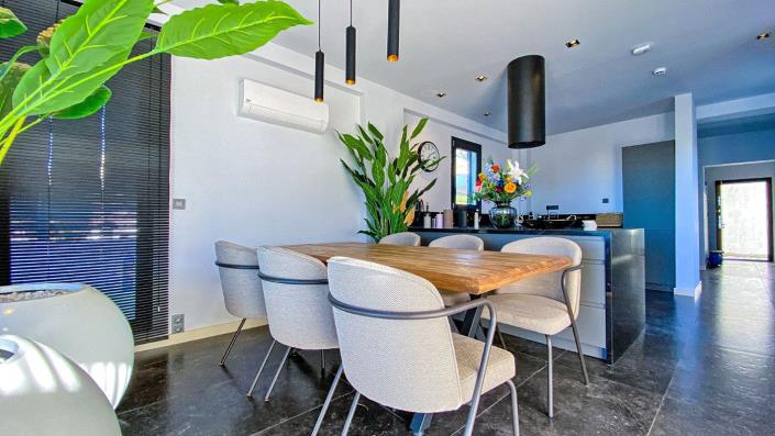 Image No.9-4 Bed Villa / Detached for sale