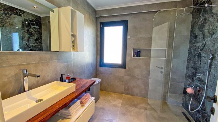 Image No.19-4 Bed Villa / Detached for sale