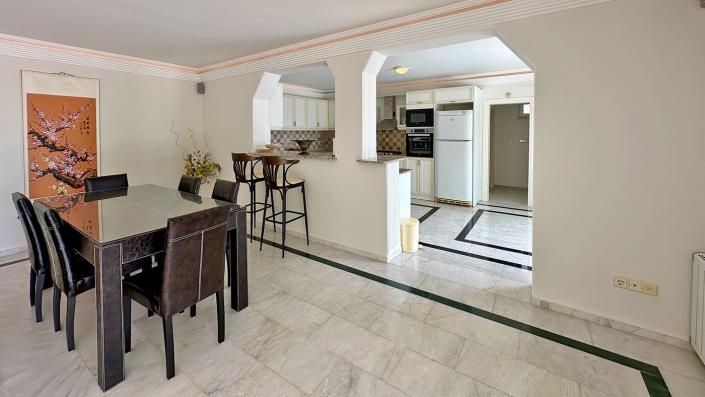 Image No.15-4 Bed Villa / Detached for sale