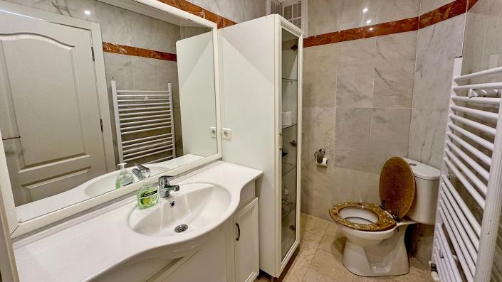 Image No.17-4 Bed Villa / Detached for sale