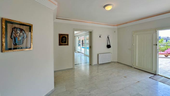 Image No.19-4 Bed Villa / Detached for sale