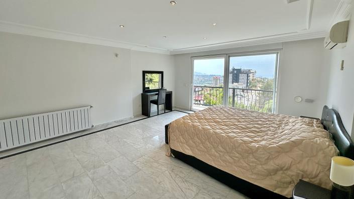 Image No.23-4 Bed Villa / Detached for sale