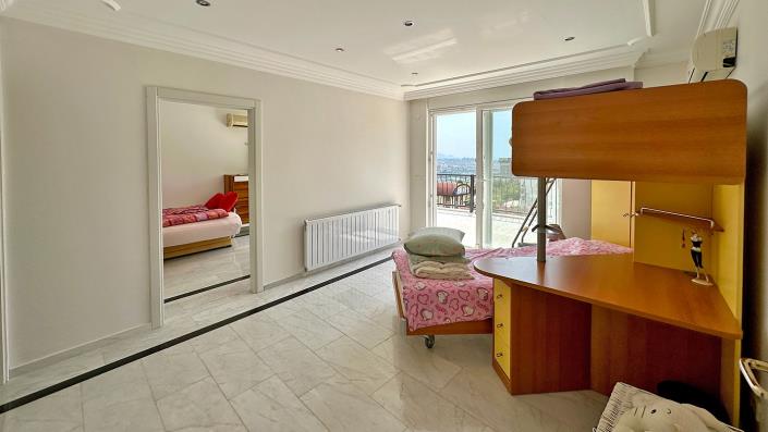 Image No.28-4 Bed Villa / Detached for sale