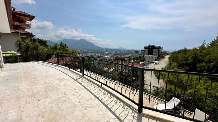 Image No.12-4 Bed Villa / Detached for sale