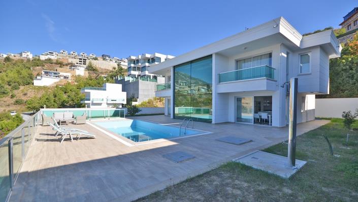 Image No.1-5 Bed Villa / Detached for sale
