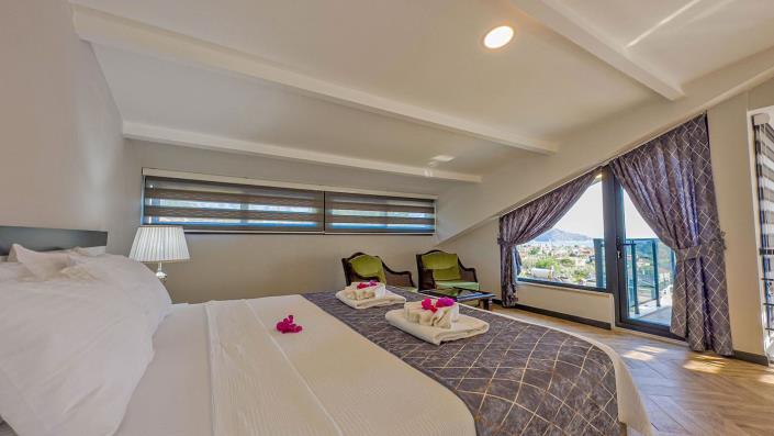 Image No.9-5 Bed Villa / Detached for sale