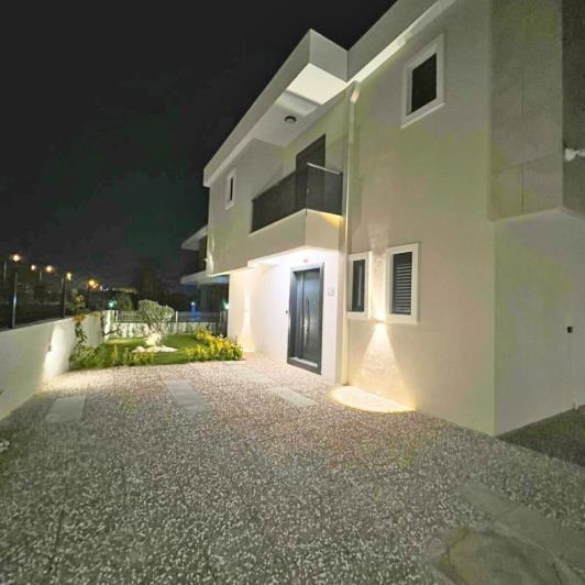 Image No.8-2 Bed Villa / Detached for sale