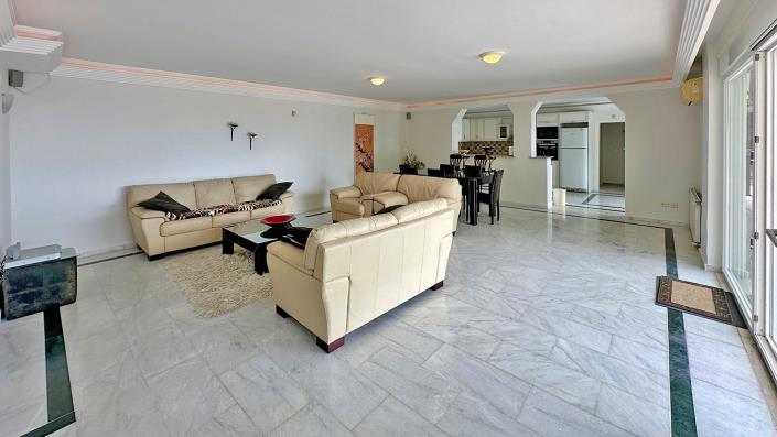 Image No.19-4 Bed Villa / Detached for sale